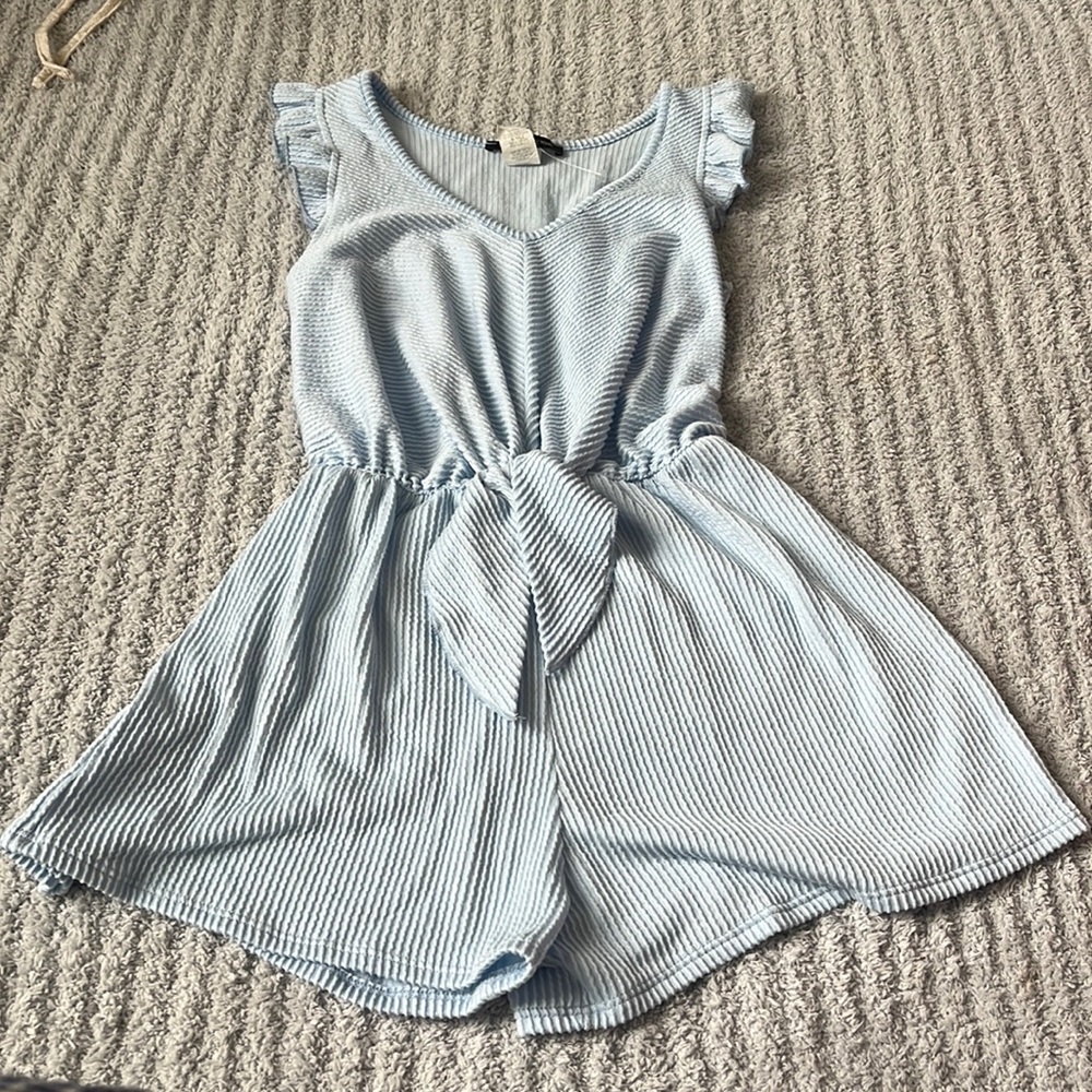 Super cute baby blue romper!